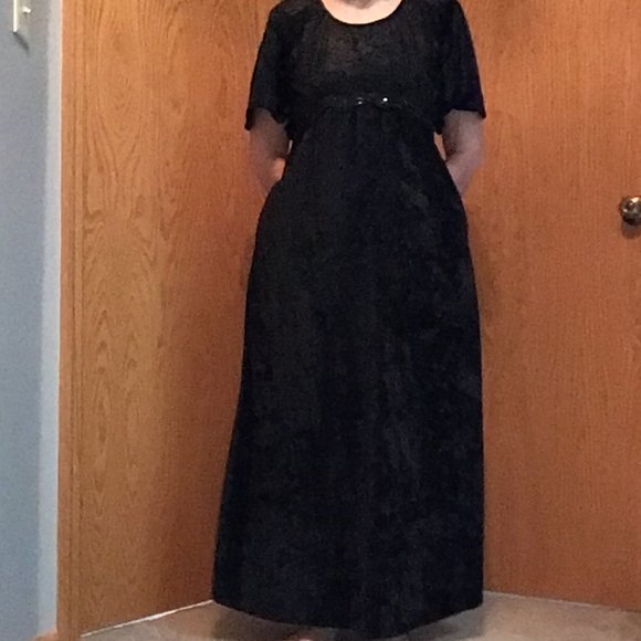 Molly Malloy Evening Dresses & Skirts - Molly Malloy Evening - Black velvety evening gown
